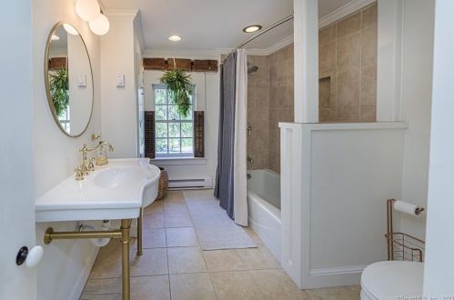 20 Blackman Rd, Ridgefield CT  06877-4204 exterior