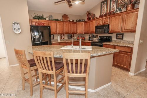 9910 Sunridge Dr, Chandler AZ 85248-6174 exterior