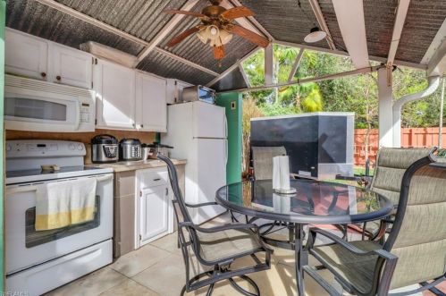 2243 Hunter Blvd, Naples FL 34116-6253 exterior