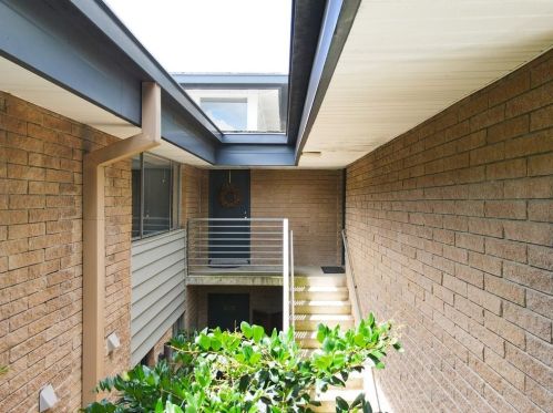 4300 Chastain Walk, Atlanta GA  30342-3361 exterior