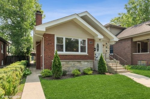 9529 Hamilton Ave, Chicago, IL 60643-1119