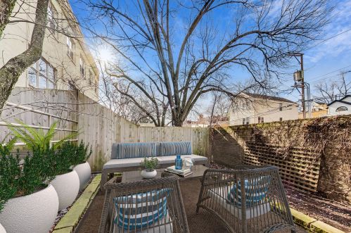 2246 Lakewood Ave, Chicago IL 60614-3629 exterior