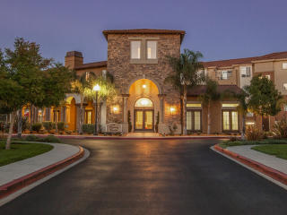 383 Vista Roma Way, San Jose CA  95136-1381 exterior