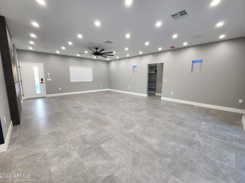 10637 16 Ave, Phoenix AZ 85021-7924 exterior