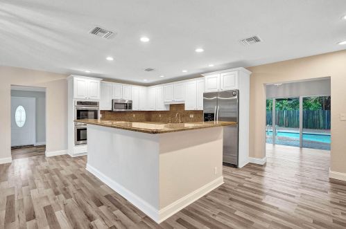 277 12th St, Boca Raton FL  33432-7170 exterior