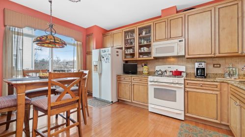 4662 Lamon Ave, Chicago IL 45740-2033 exterior