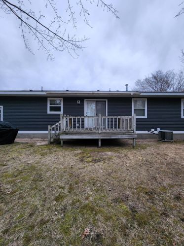 1821 Riv Rd, Meskegon MI 49445-1643 exterior