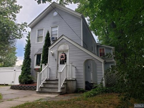 56 Western Ave, Kinnelon, NJ 07405-1608