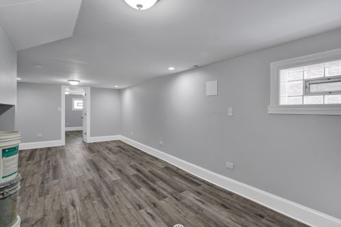 8232 Ridgeland Ave, Chicago IL  60617-1744 exterior