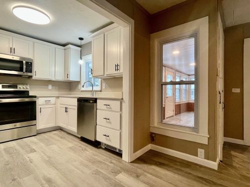 48 Pembroke Rd, Concord NH  03301-5642 exterior