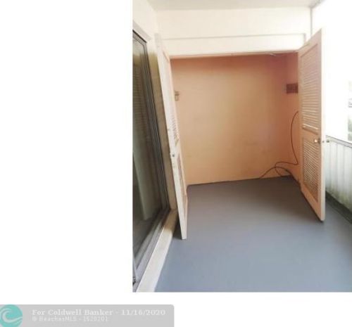 608 13th St, Boca Raton FL  33486-2465 exterior