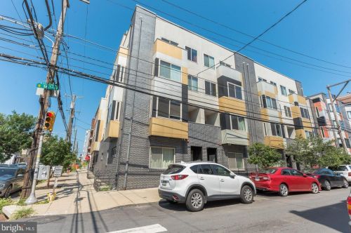 900 16th St, Philadelphia PA 19130-1677 exterior