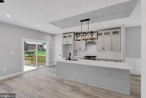 393 Hoover Ave, Berkeley Township NJ 08721-2866 exterior