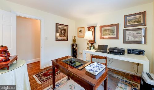 217 6 St, Washington DC 20003-1135 exterior