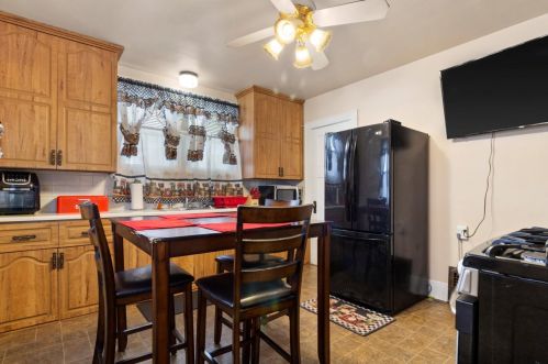 1332 Capitol Dr, Milwaukee WI  53211-1812 exterior