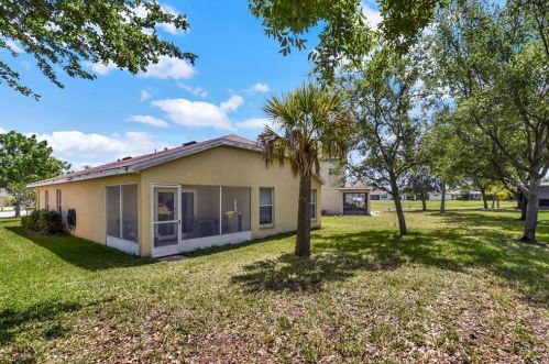 11447 Crestlake Vlg Dr, Riverview FL 33569-2937 exterior