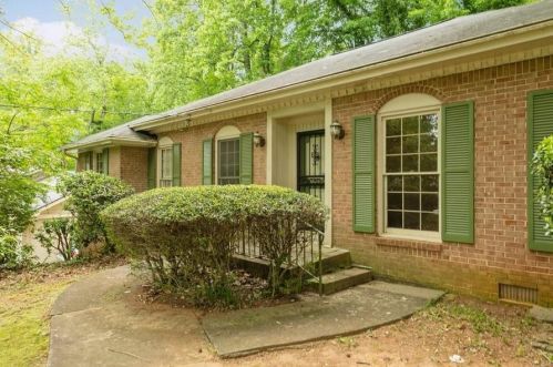 3916 Menlo Dr, Atlanta, GA 30340-5118