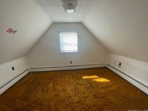 75 Orchard St, Wallingford CT 06492-4130 exterior