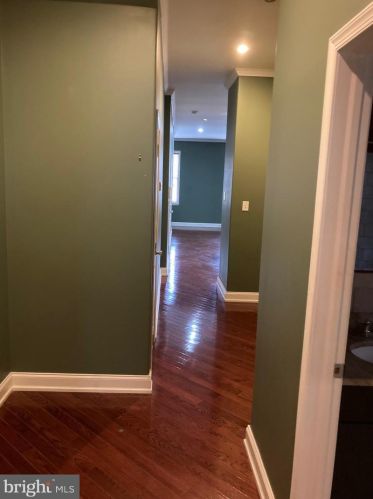 208 Greenwich St, Philadelphia PA  19147-6024 exterior