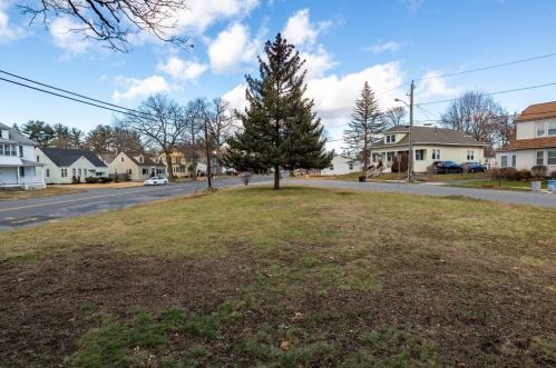 139 Berkshire Ave, Springfield MA  01109-1749 exterior