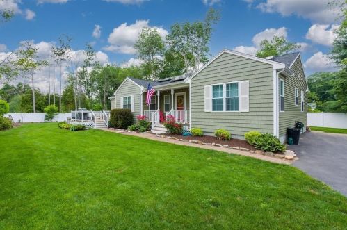 11 Ash St, Webster, MA 01570-3058