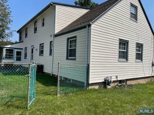 651 5th Ave, River Edge NJ  07661-1440 exterior