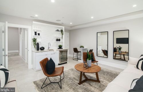 722 Broad St, Philadelphia PA 19146-3119 exterior