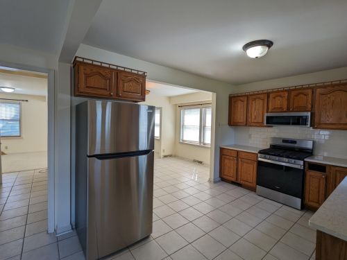 3609 Murray Ave, Milwaukee WI  53211-2527 exterior