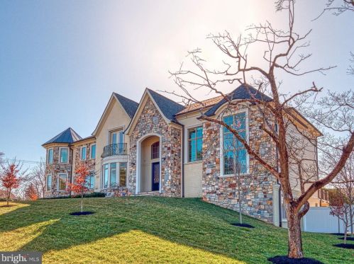 1031 Carper St, Mc Lean, VA 22101-2106