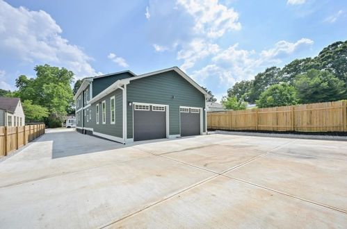 1477 Mercer Ave, Atlanta GA  30337-1515 exterior