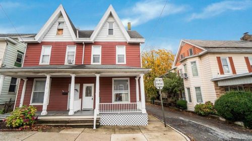 202 2nd St, Slatington, PA 18080-1812