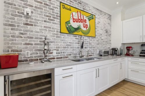 1152 Brookgate Way, Atlanta GA 30319-2881 exterior