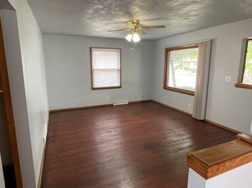 5819 79th St, Milwaukee, WI 53218-1714