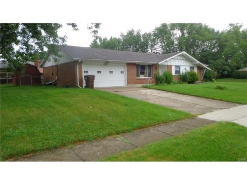 224 Porter Dr, Englewood OH  45322-2449 exterior