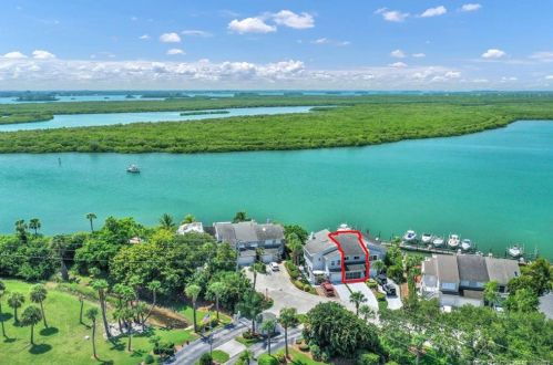 2418 Harbour Cove Dr, Fort Pierce FL  34949-1515 exterior