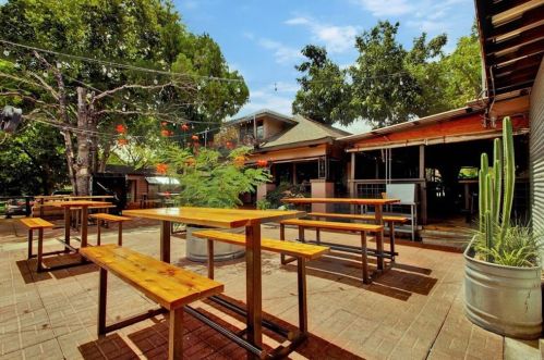 1708 Cedar Ave, Austin TX 78702-1429 exterior