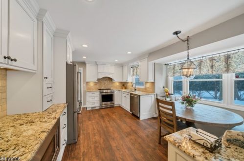 4 Seward Pl, Chester NJ 07930-2609 exterior