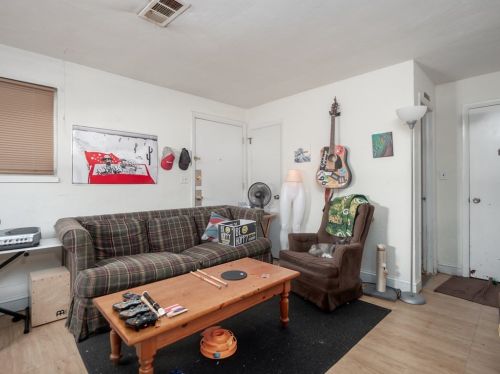 24 Holcombe St, Worcester MA 01604 exterior