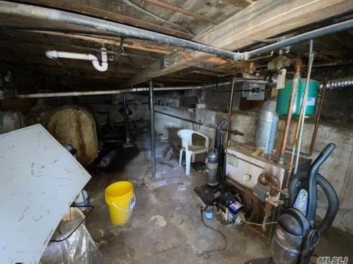 19 9 Ave, Huntington Station NY 11746-2219 exterior