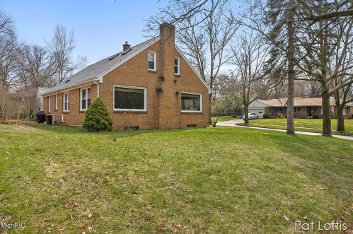 1658 Rosewood Ave, Grand Rapids MI 49506-4445 exterior