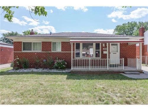 3597 Caryn St, Melvindale, MI 48122-1107