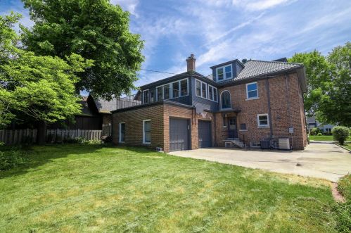 2726 Beverly Rd, Milwaukee WI  53211-2438 exterior