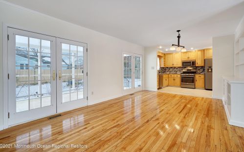 15 Glenwood Dr, Berkeley Township NJ 08721-1021 exterior