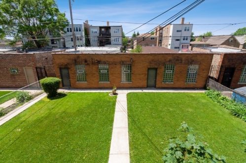 8134 Calumet Ave, Chicago IL 60619-4822 exterior