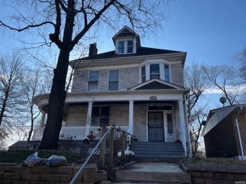 5530 Etzel Ave, Saint Louis, MO 63112-3402