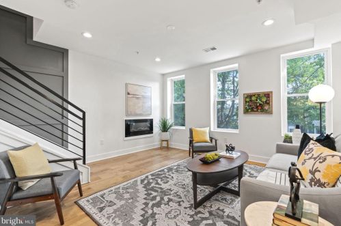 1159 Neal St, Washington, DC 20002-3821