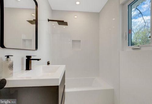 6107 Benalder Dr, Bethesda MD  20816-1007 exterior