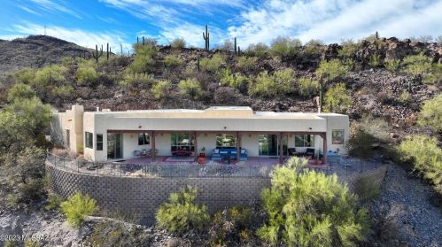 2 Panorama Cir, Tucson, AZ 85745-2895