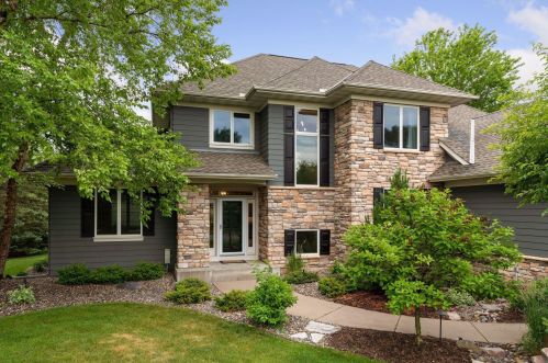 8900 Highview Ln, Saint Paul, MN 55125-4922