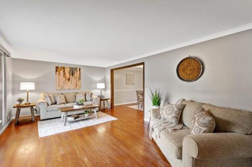 2478 Corteland Dr, Pittsburgh, PA 15241-2526